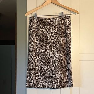 Alfani stretch leopard print pencil skirt, slit in back, zippered waist, sz 2